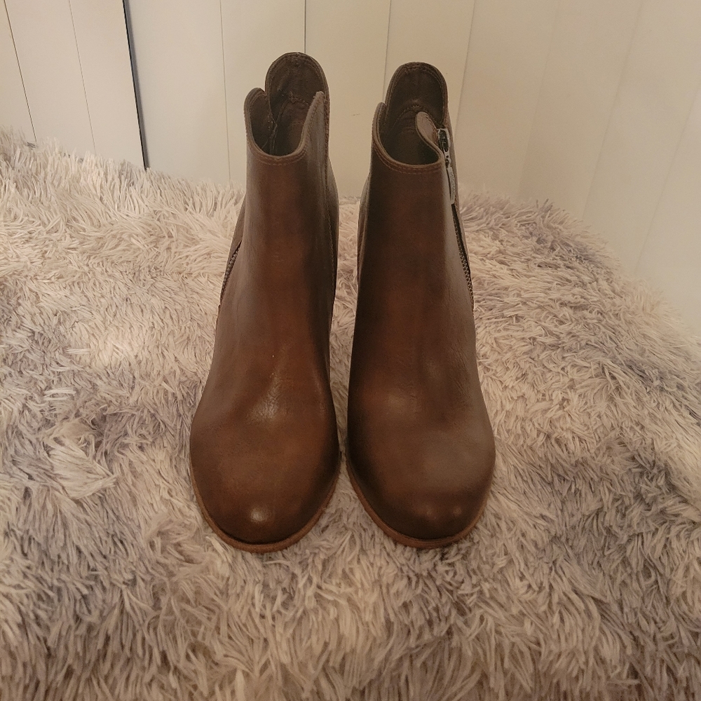 Michael Shannon Chocolate brown bootie. Size 10